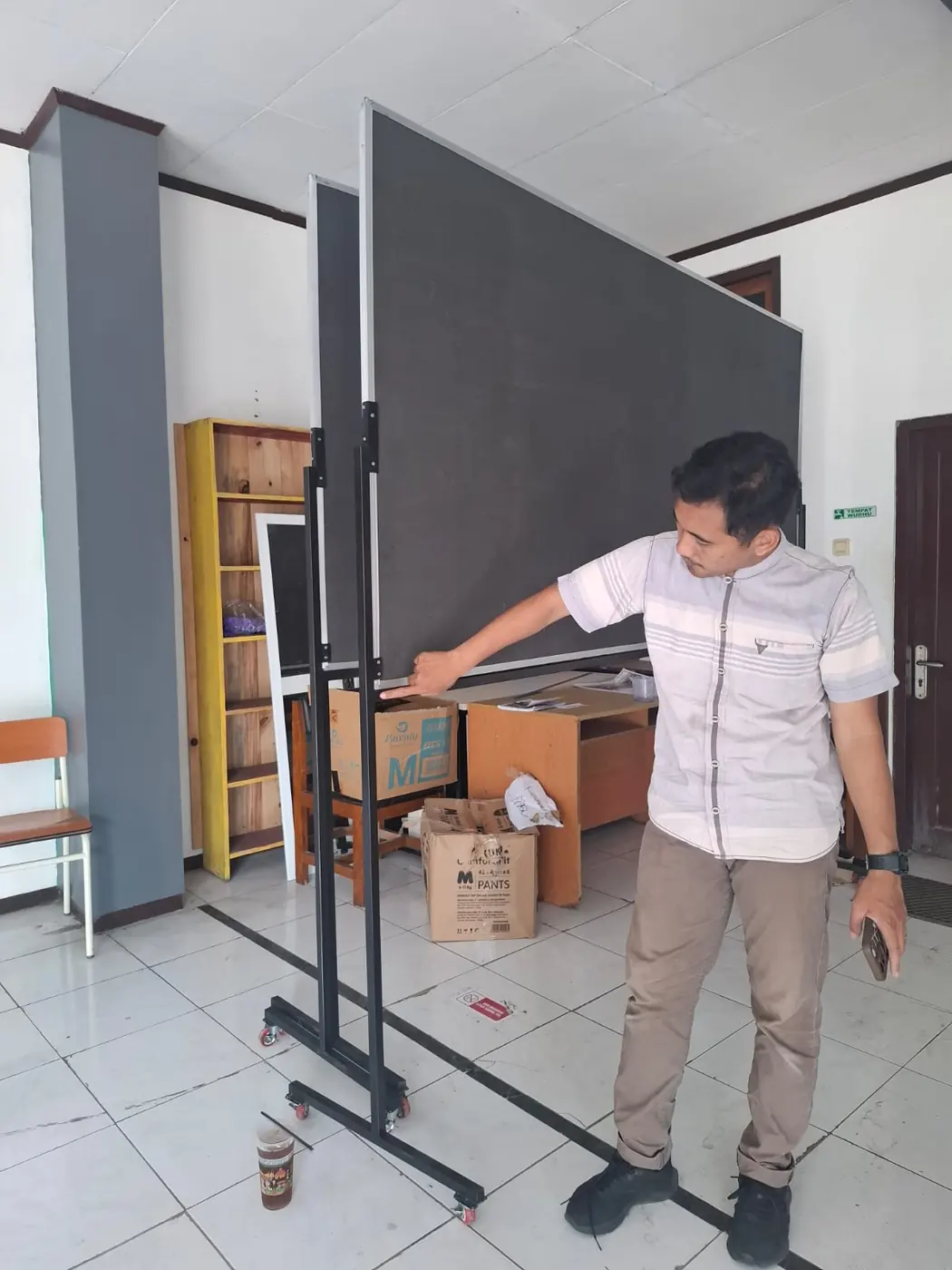 Papan Tulis & Partisi Ruang